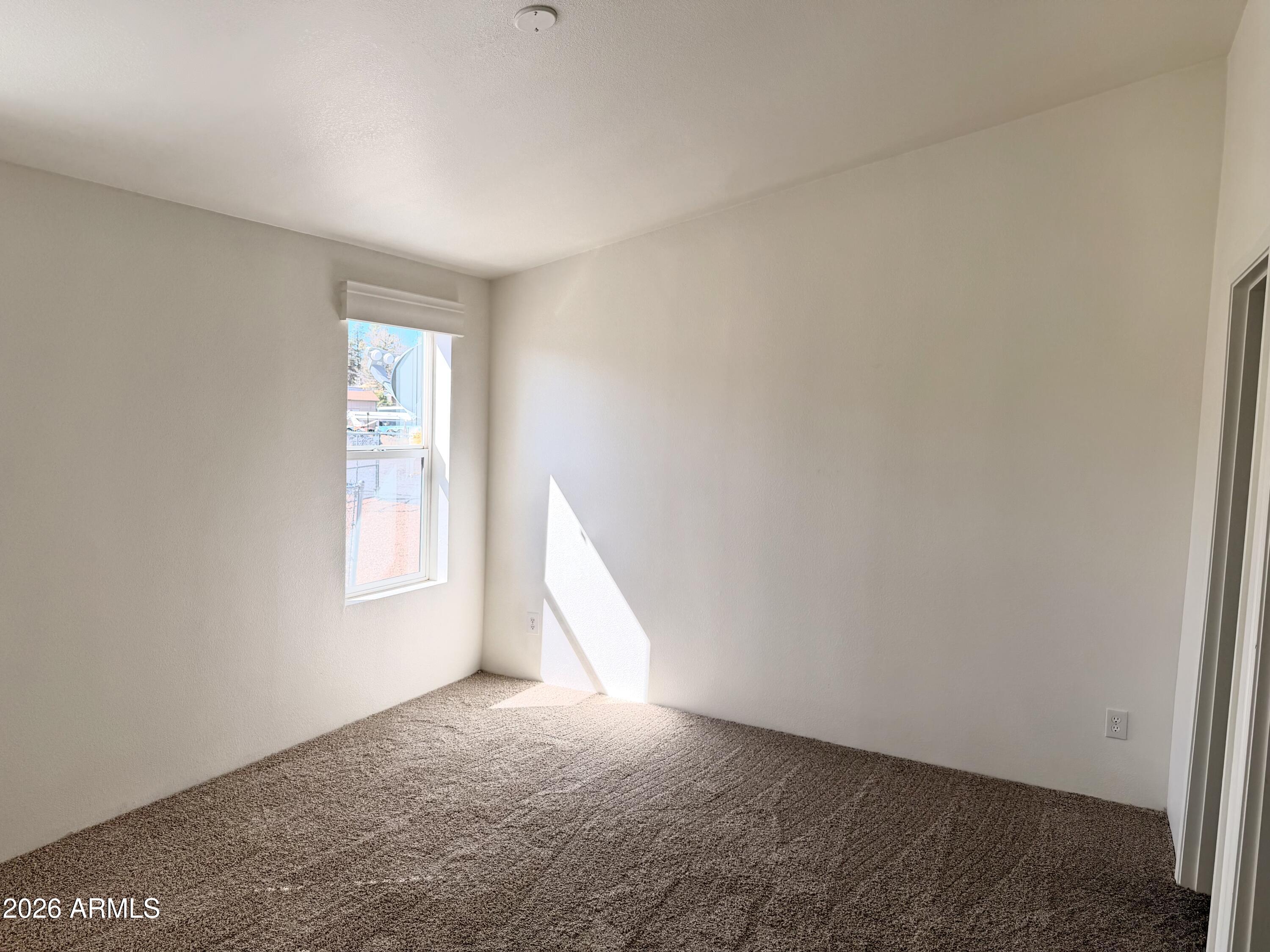 2122 MEADOW Lane