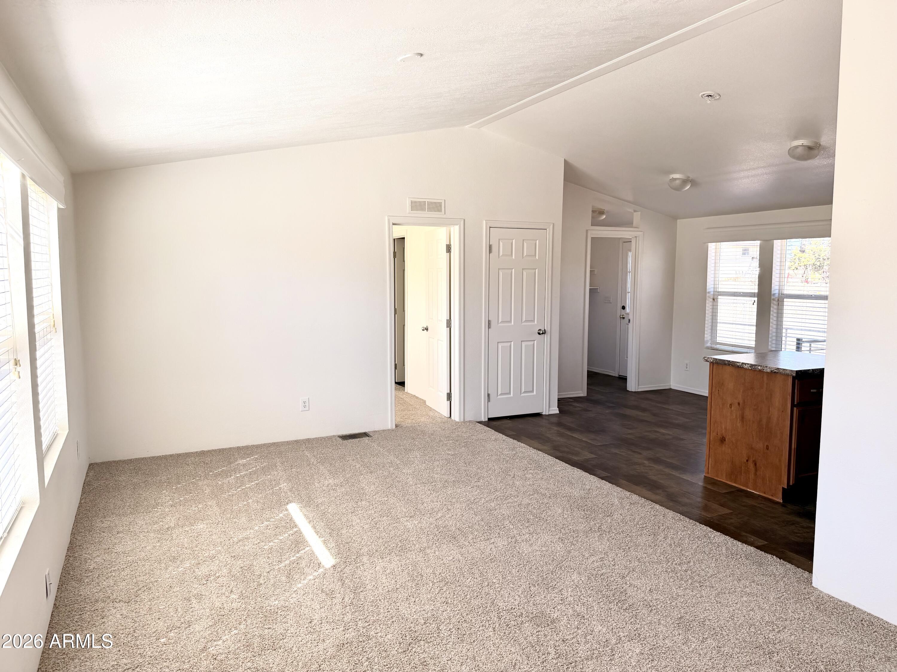 2122 MEADOW Lane