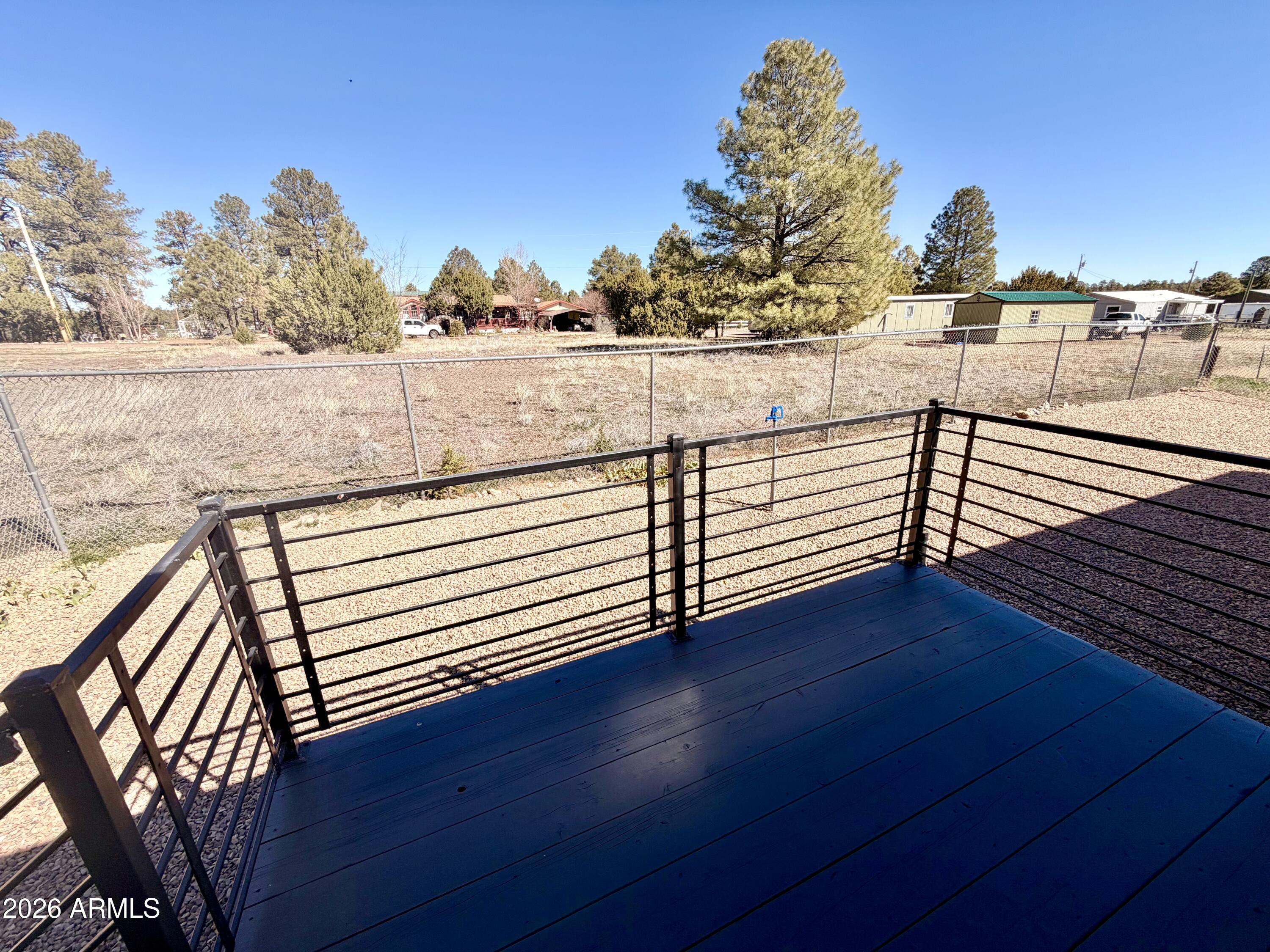 2122 MEADOW Lane