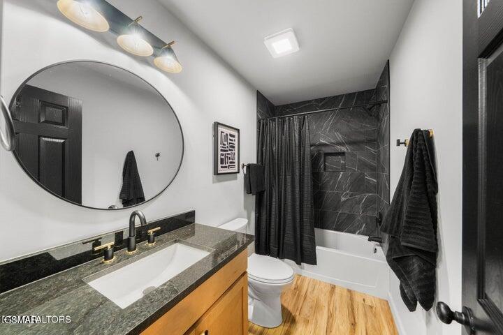 1023 Boardly Hills Boulevard