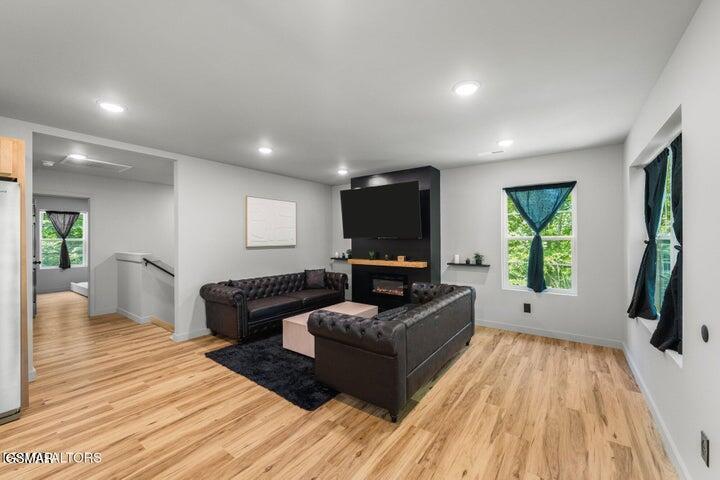 1023 Boardly Hills Boulevard
