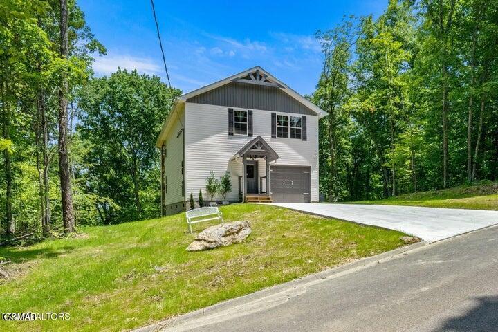 1023 Boardly Hills Boulevard