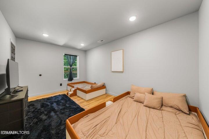 1023 Boardly Hills Boulevard