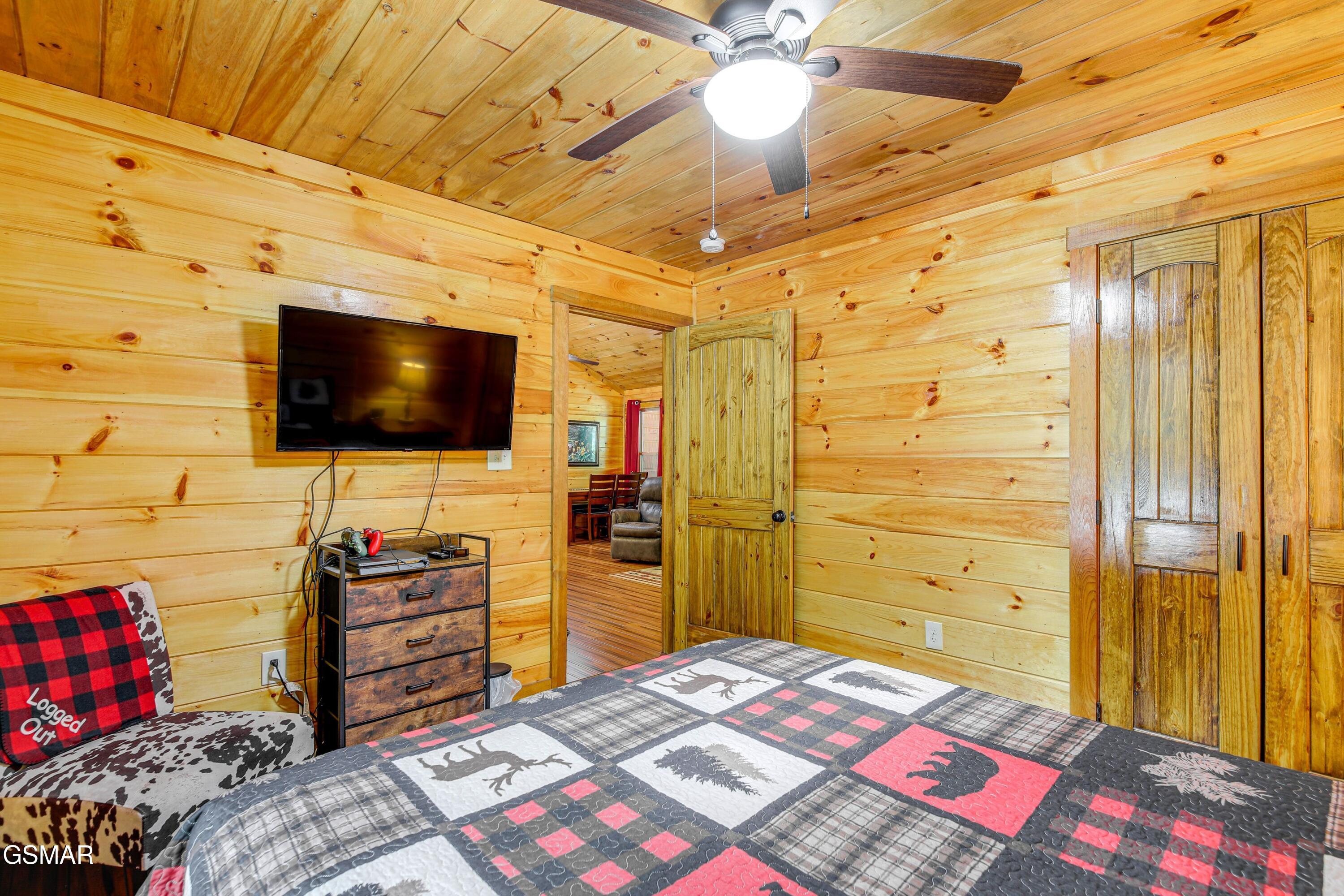 1046 Cheshire Court
