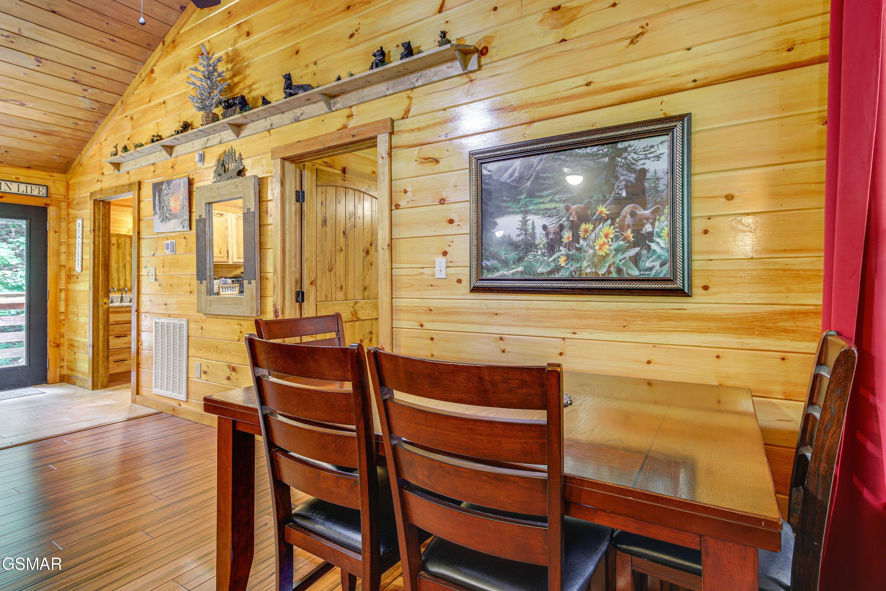 1046 Cheshire Court