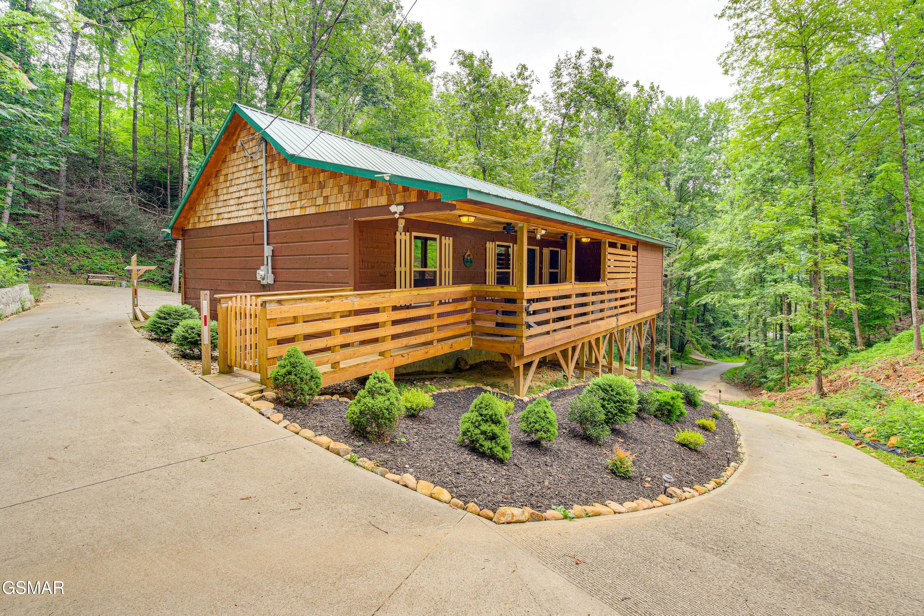 1046 Cheshire Court