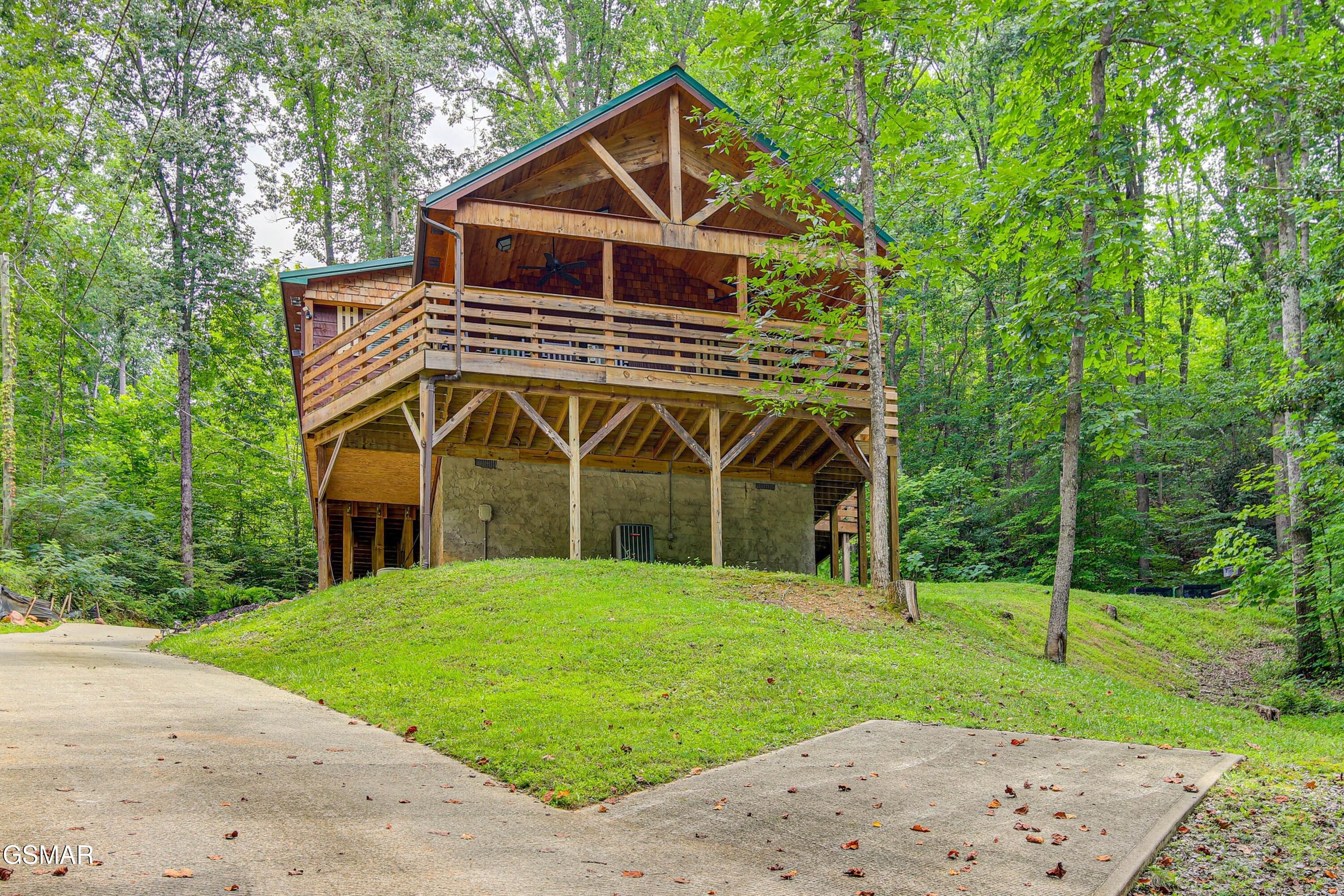 1046 Cheshire Court