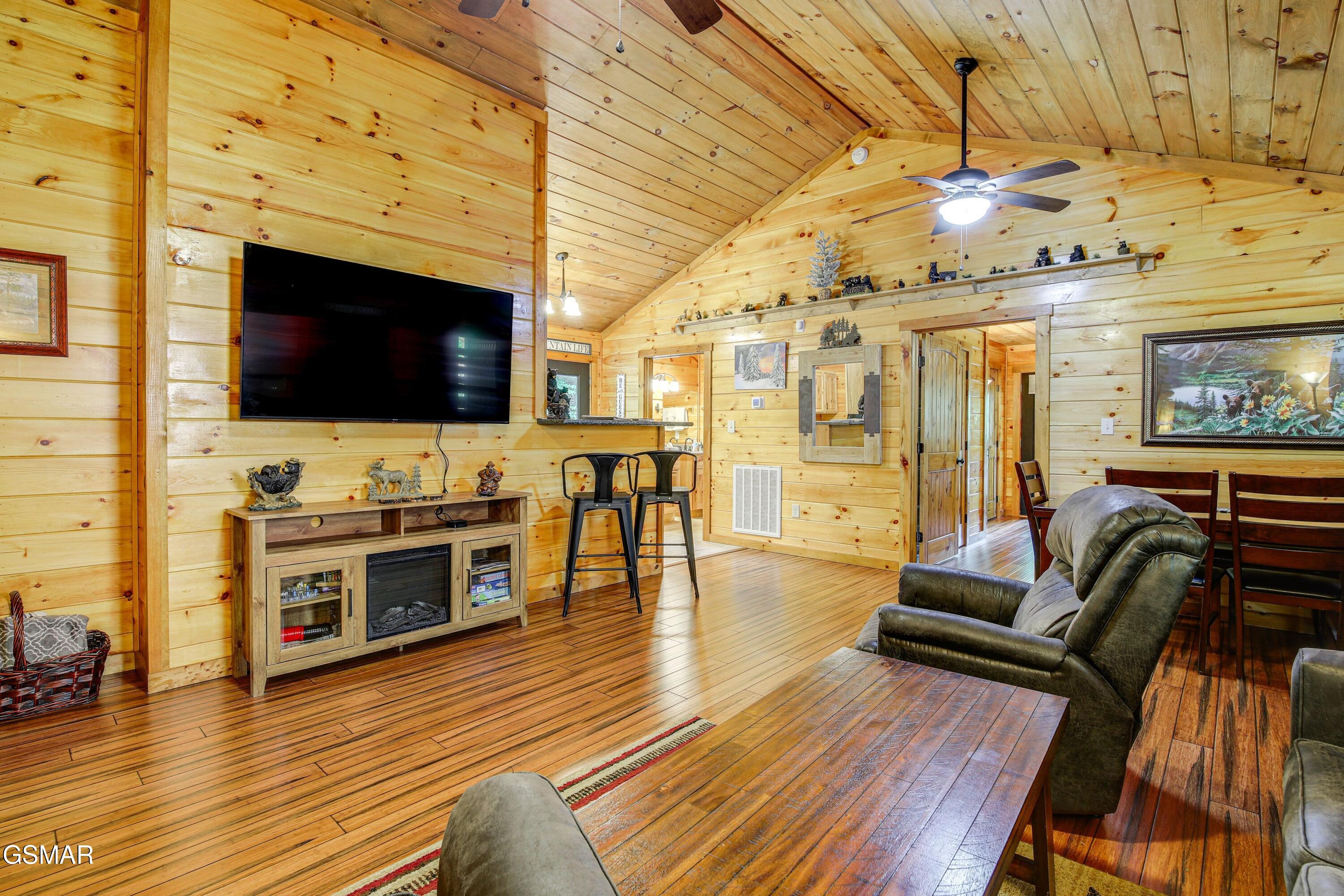 1046 Cheshire Court