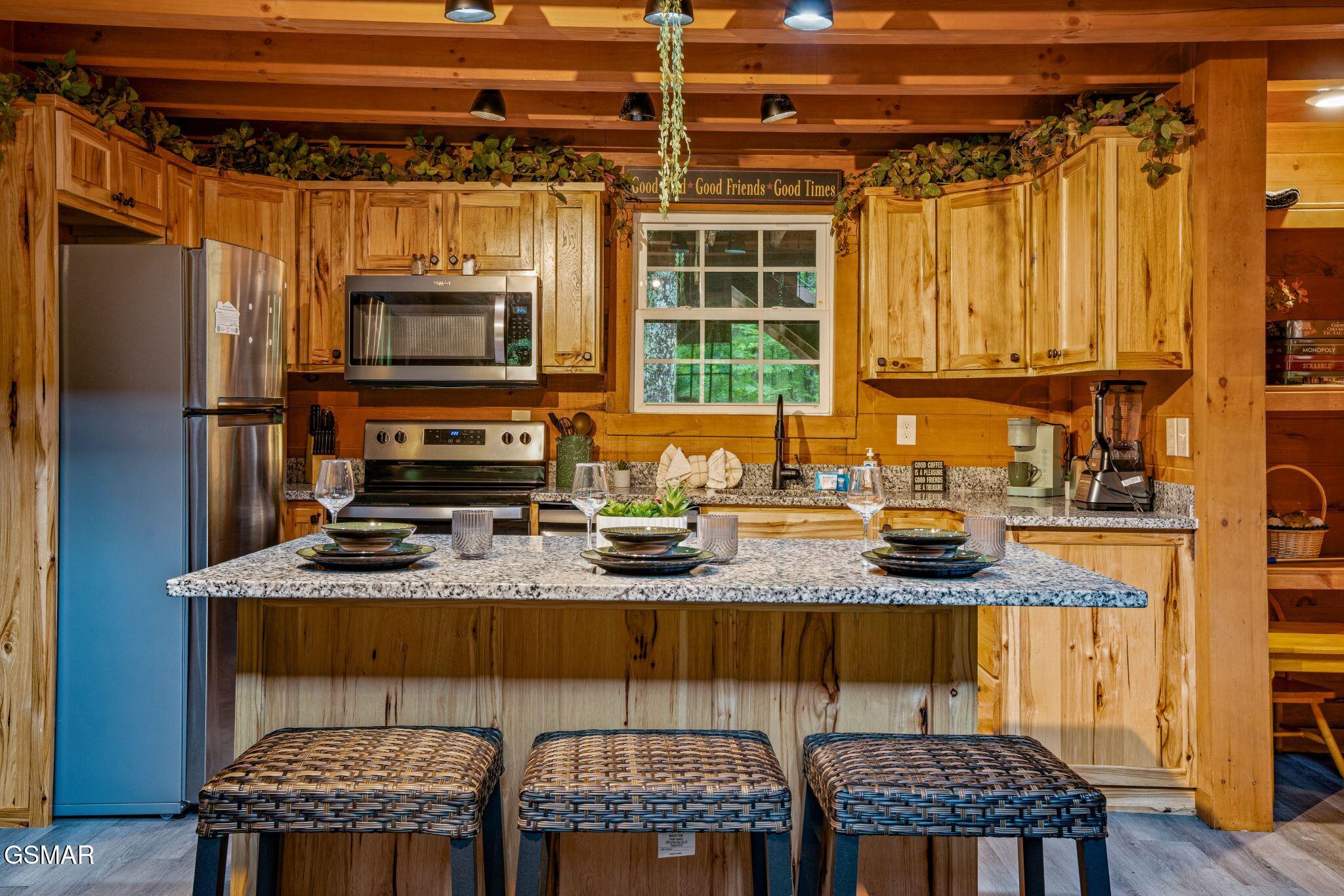 2211 Lake View Lane