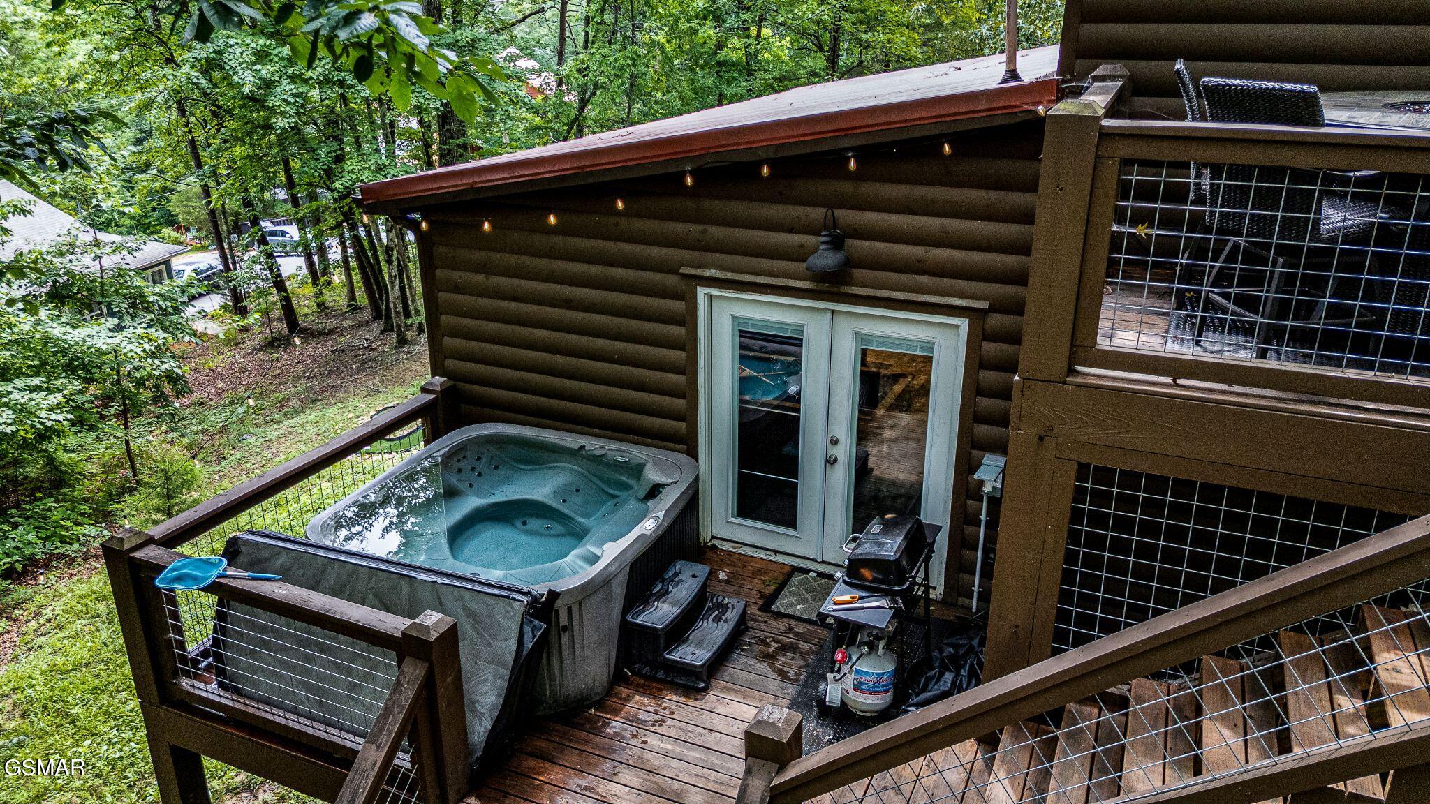 2211 Lake View Lane