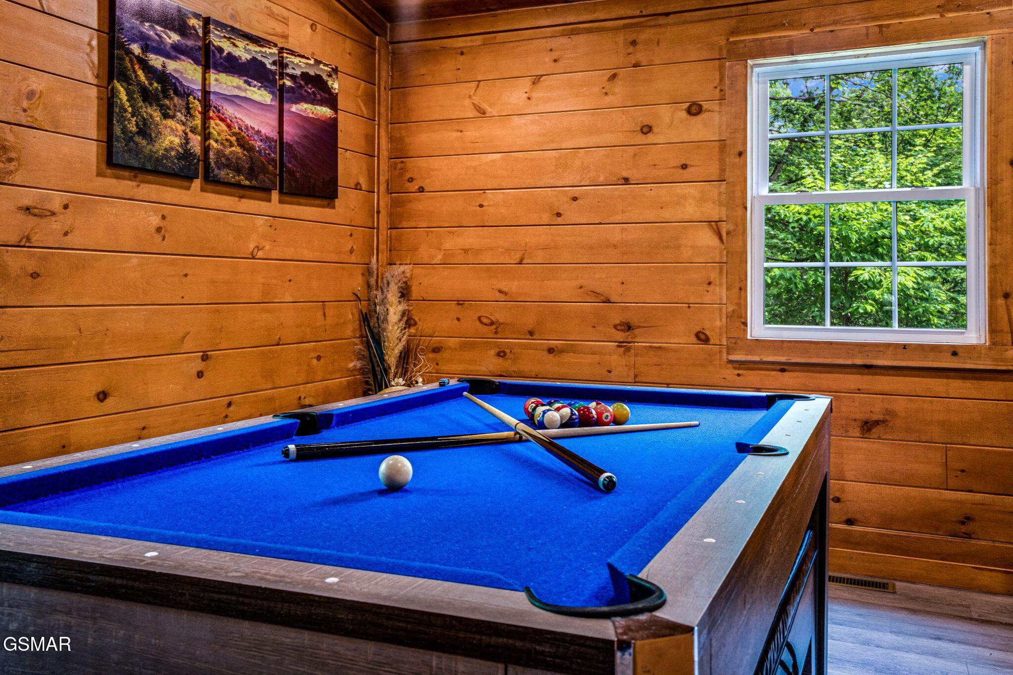 2211 Lake View Lane