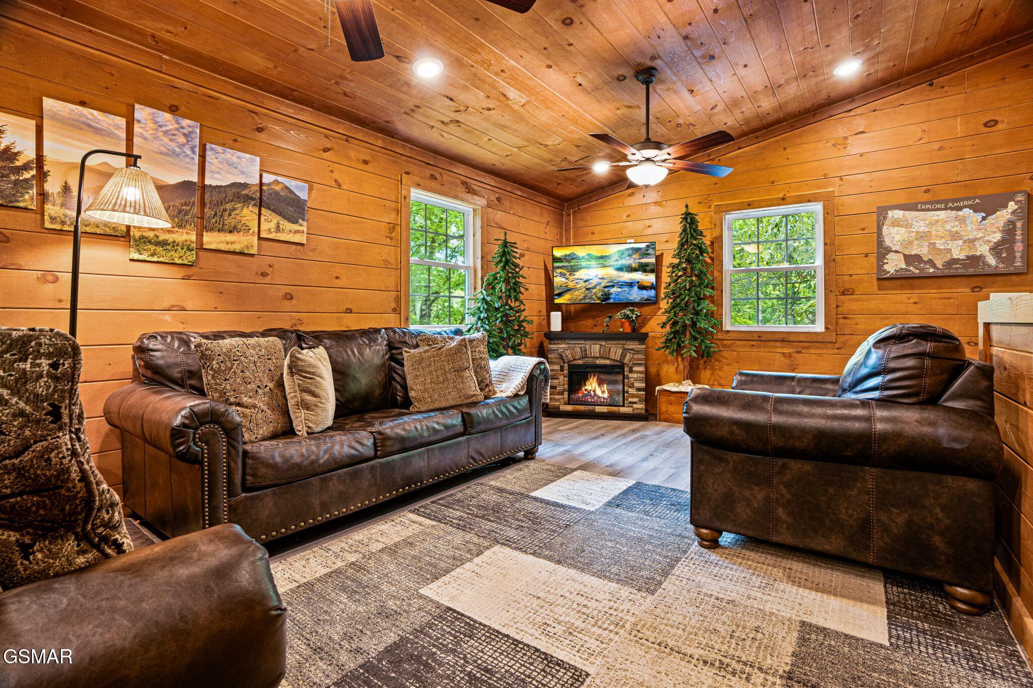 2211 Lake View Lane