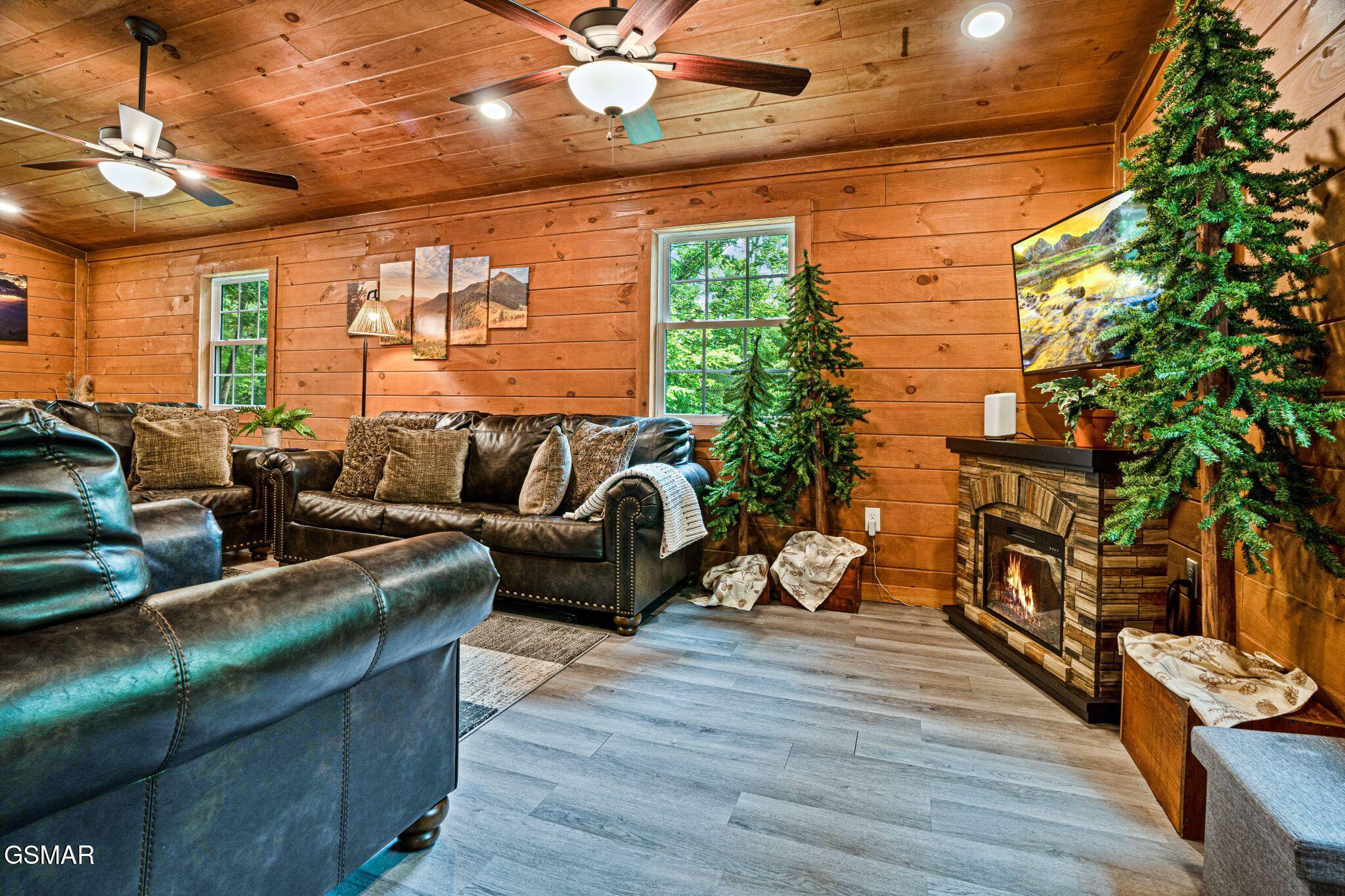 2211 Lake View Lane