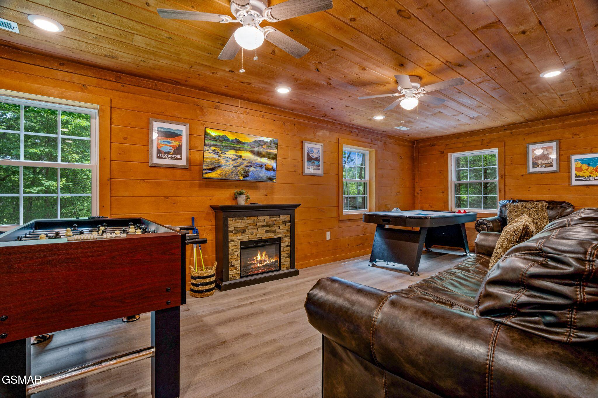 2211 Lake View Lane