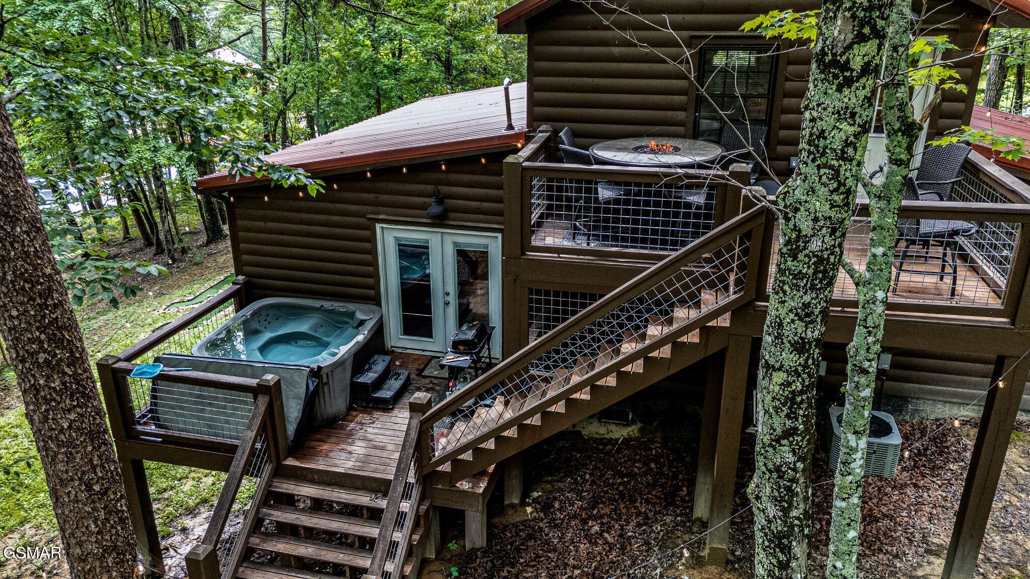 2211 Lake View Lane
