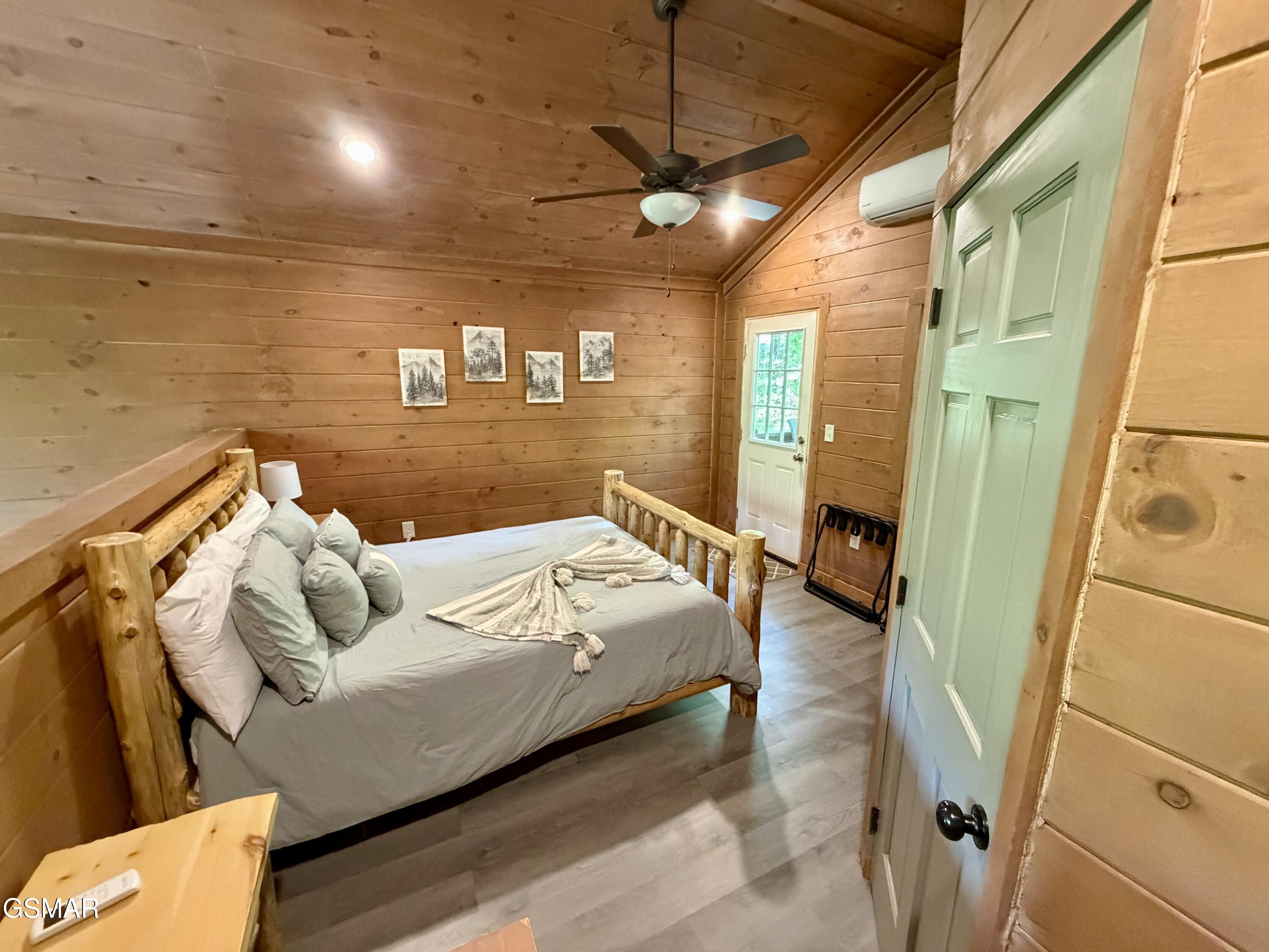 2211 Lake View Lane
