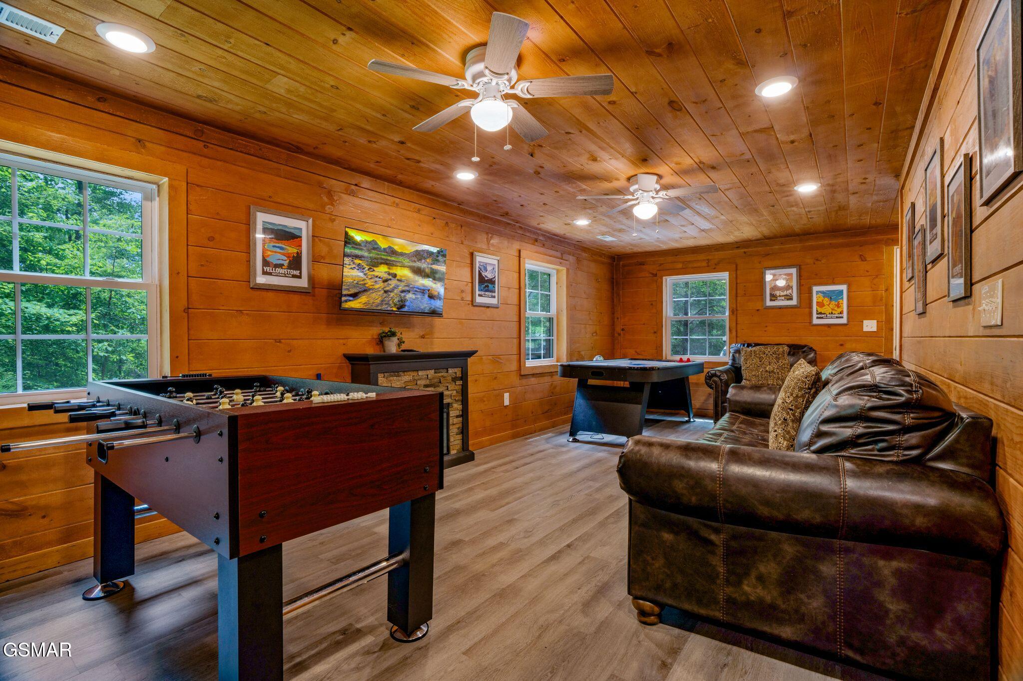 2211 Lake View Lane