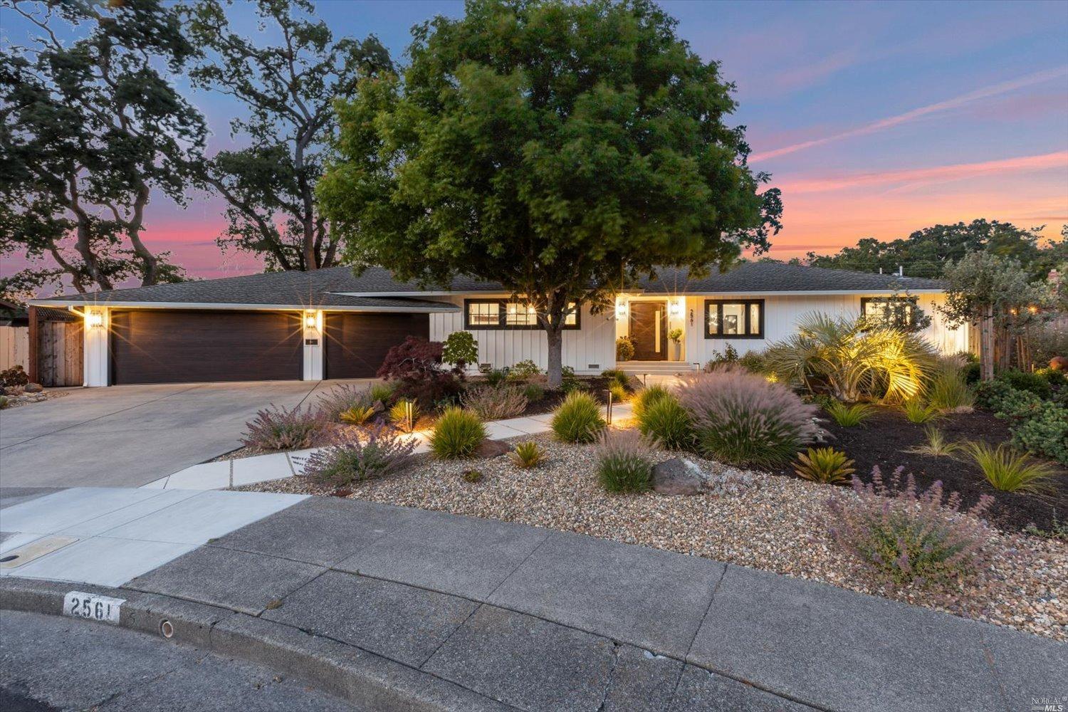 2561 Barona Pl