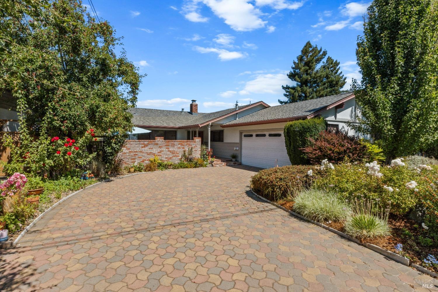 961 Mcnear Ave