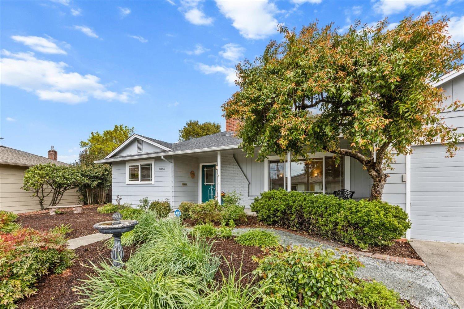 1833 El Camino Way