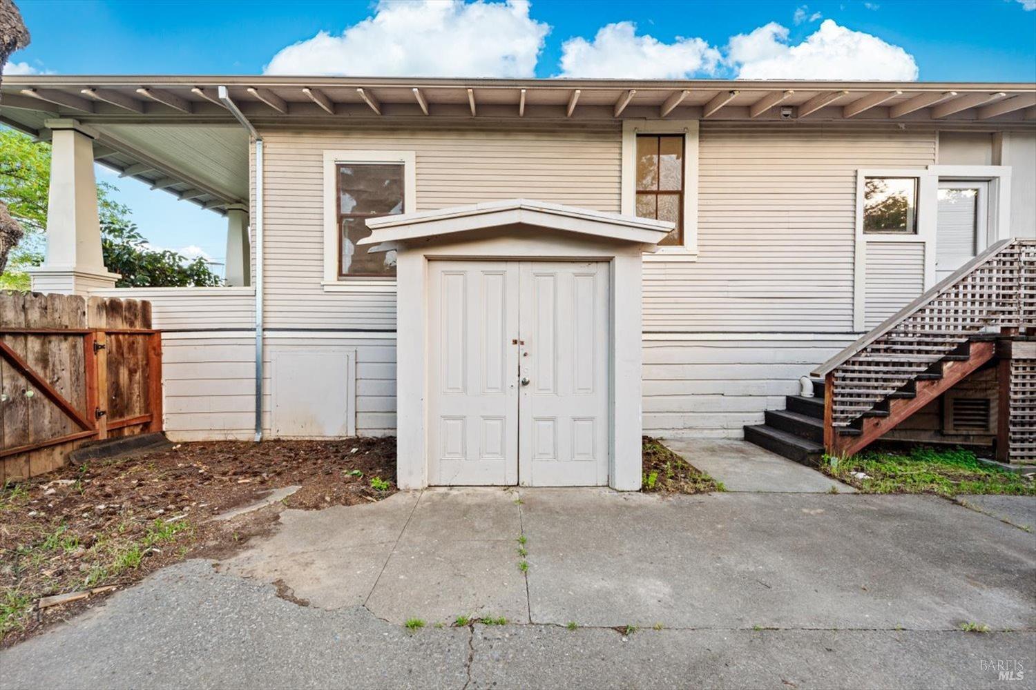 133 S East St