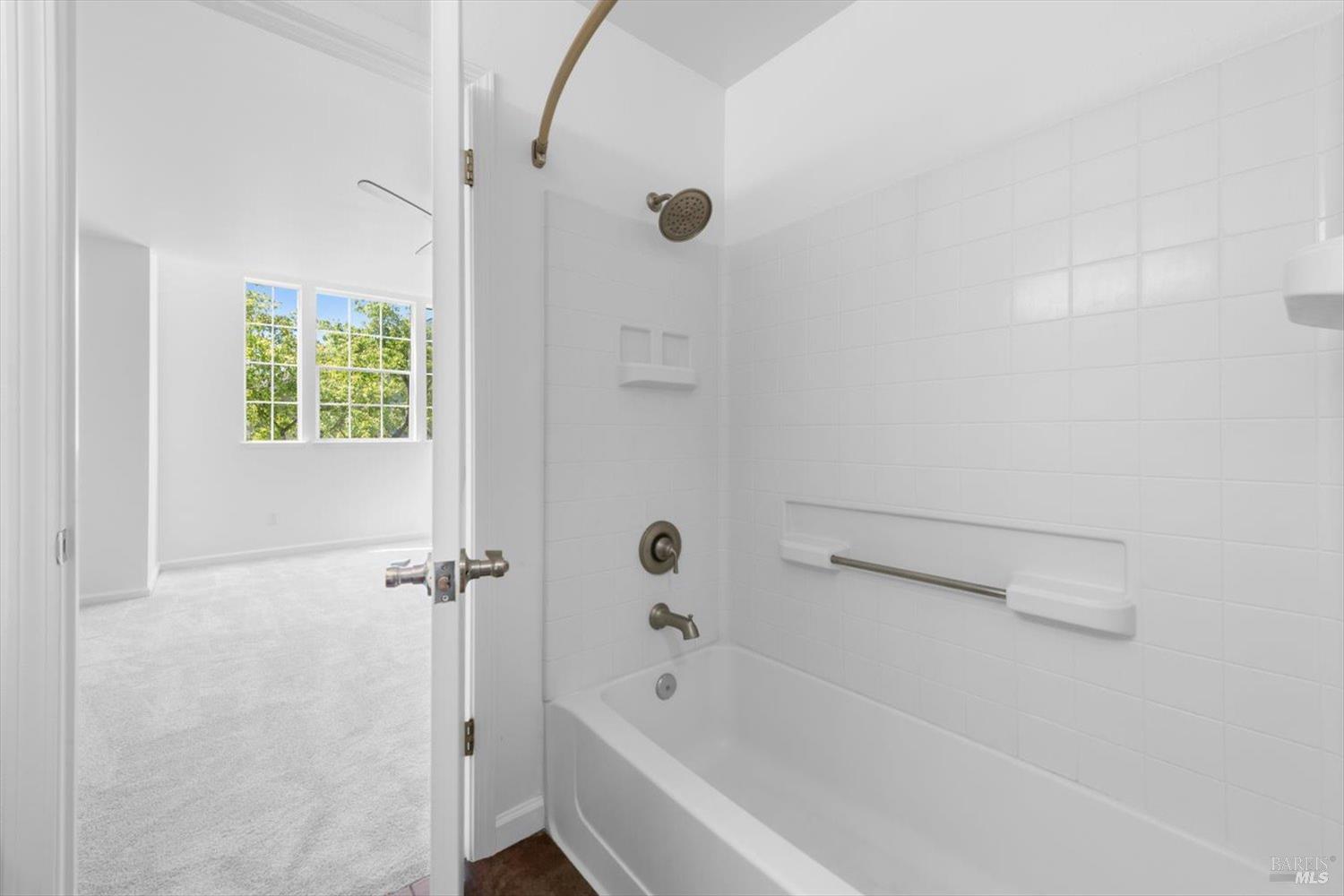 538 Torrey Pine Ln