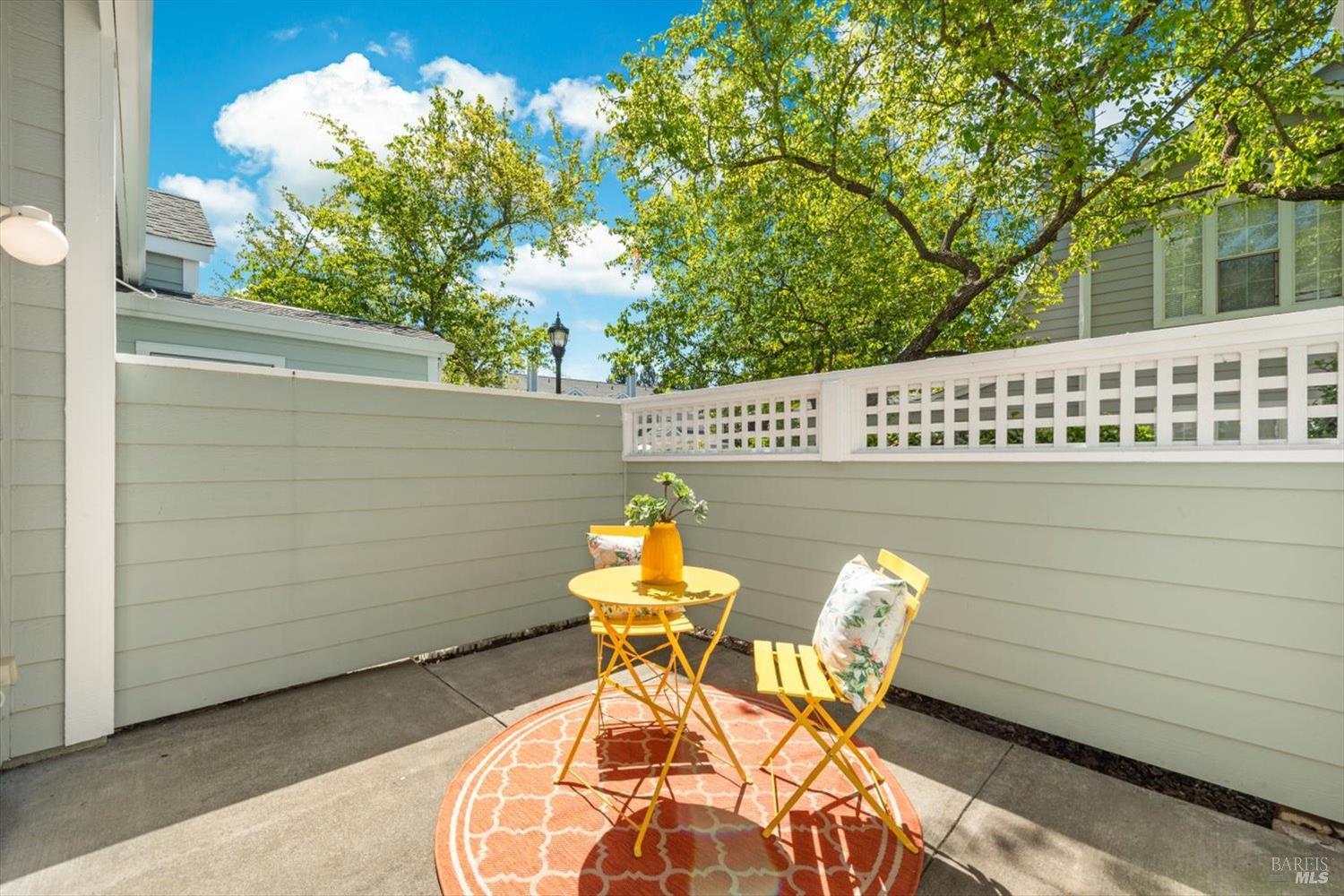 538 Torrey Pine Ln