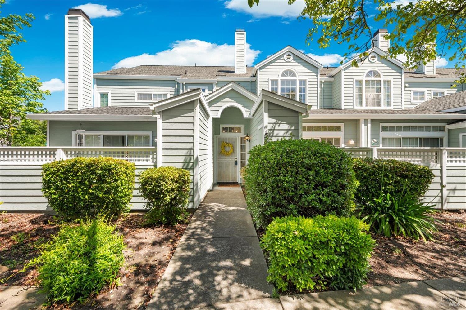 538 Torrey Pine Ln