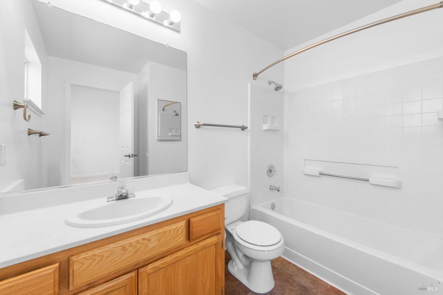 538 Torrey Pine Ln