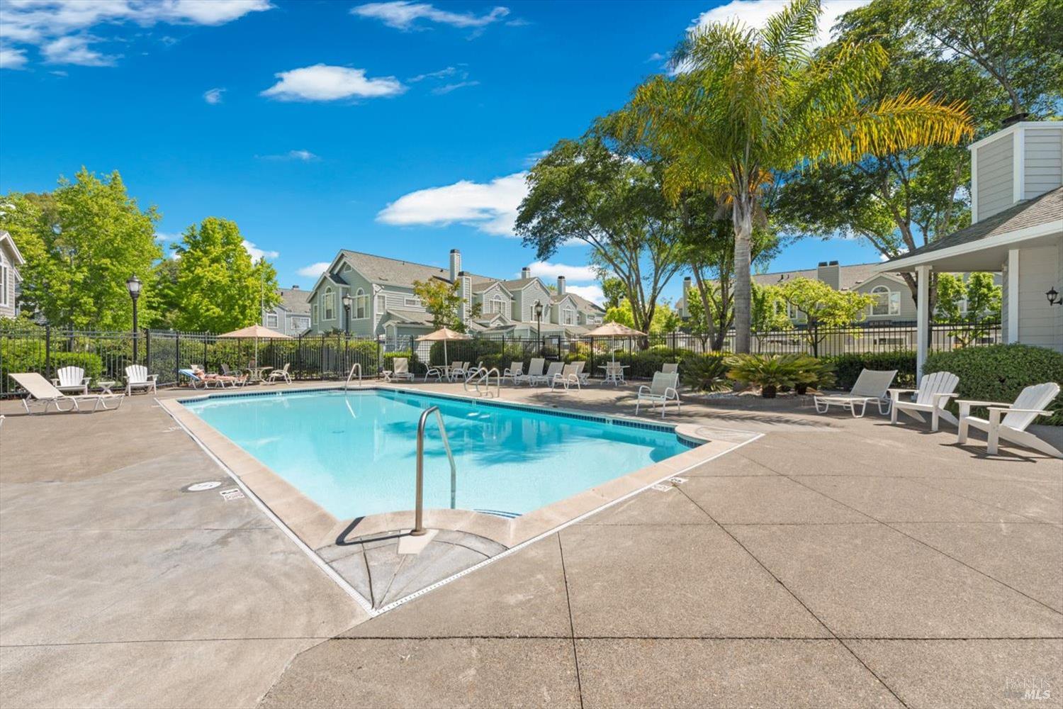 538 Torrey Pine Ln