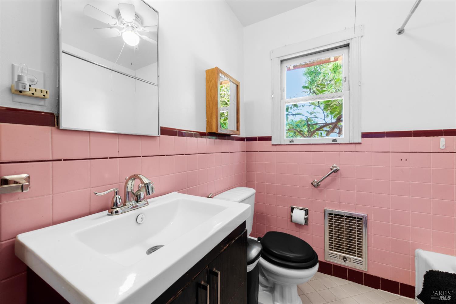 501 Mountain View Ave