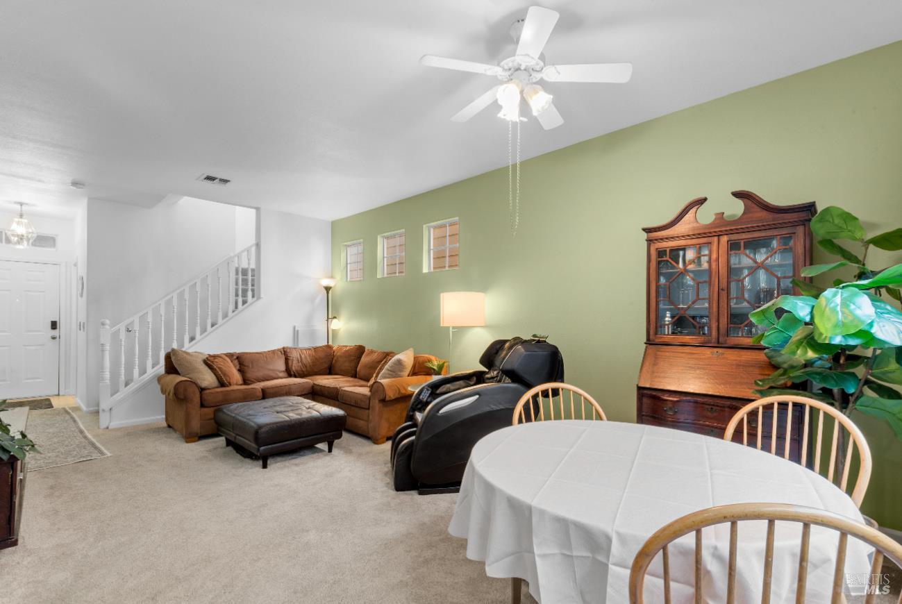 1028 Addison Cir