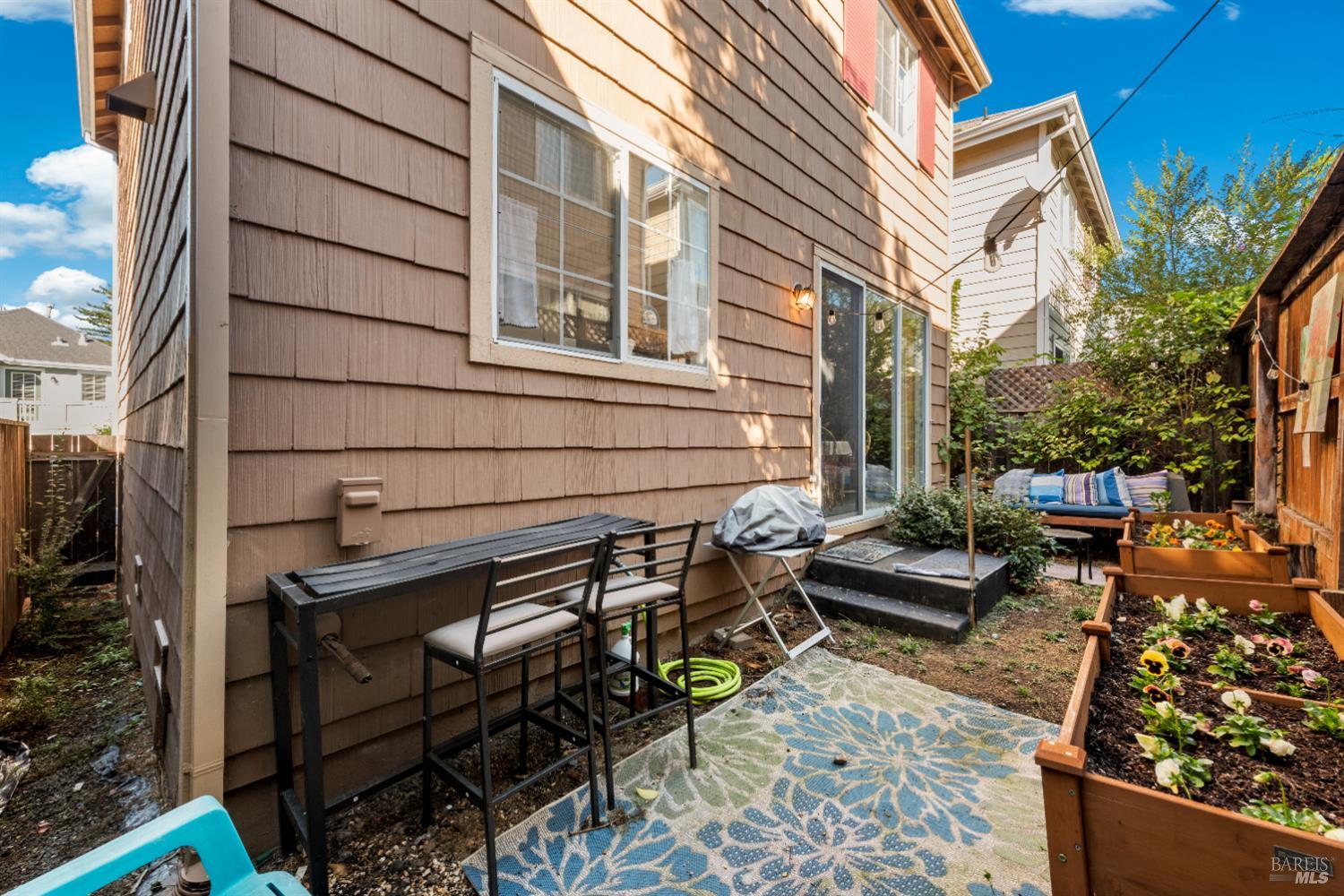 1028 Addison Cir