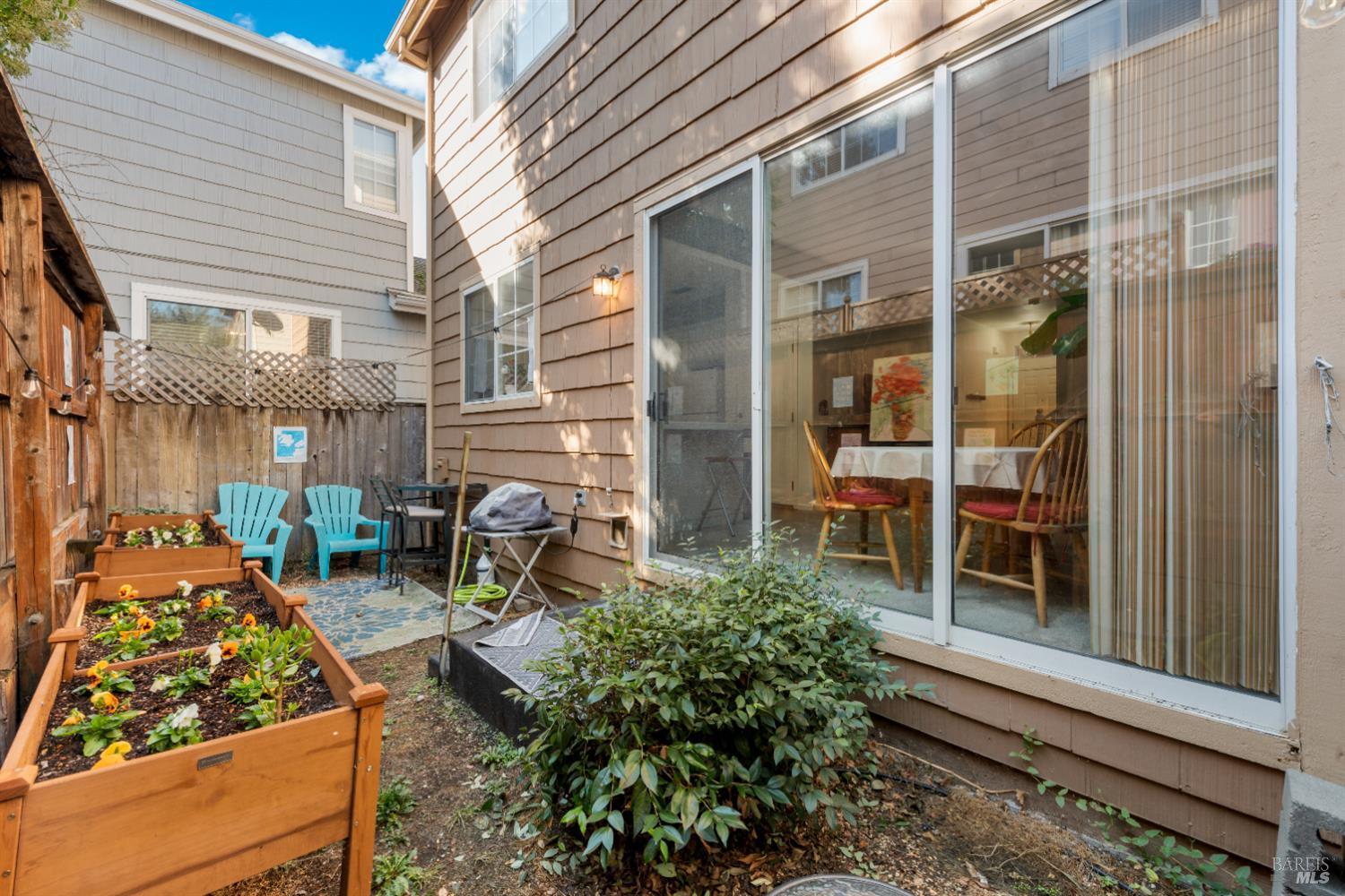1028 Addison Cir