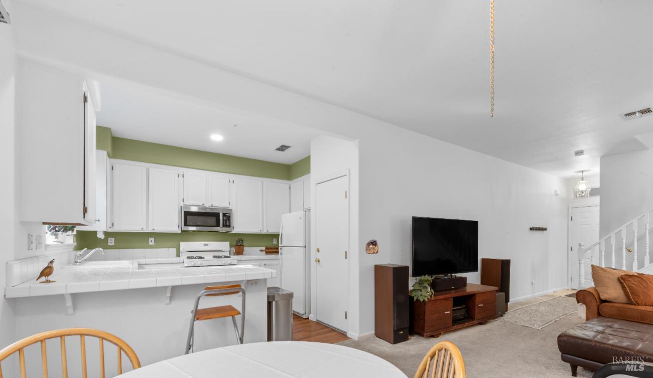 1028 Addison Cir
