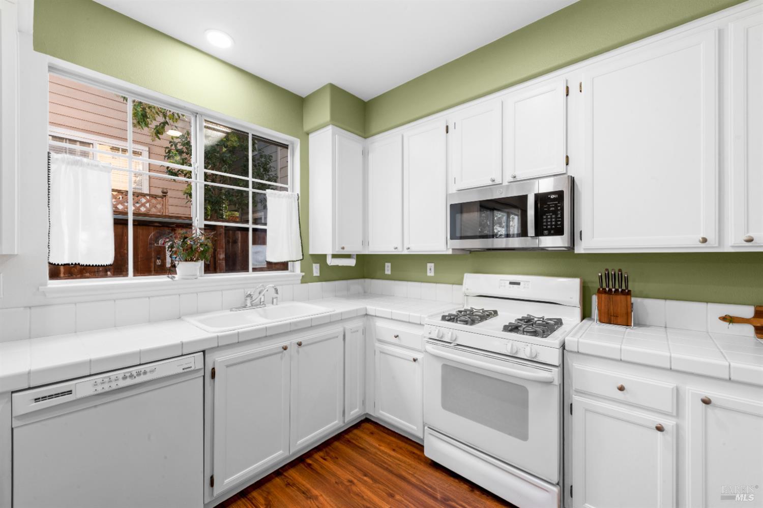 1028 Addison Cir