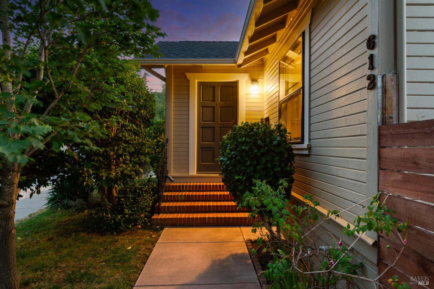 612 English Street