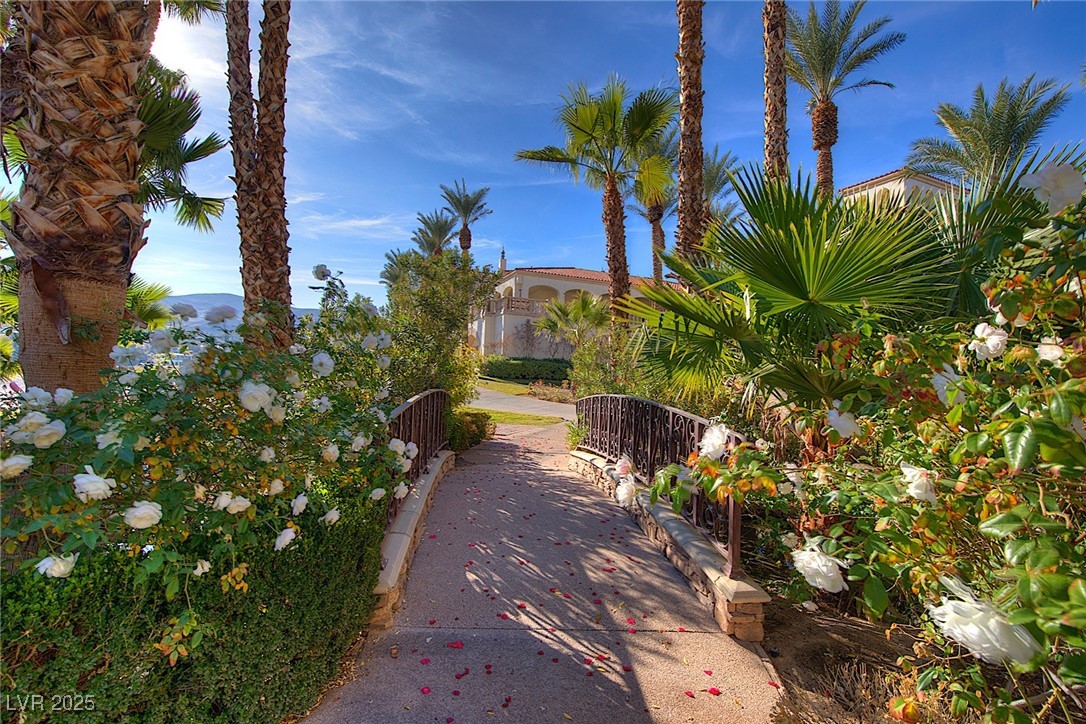 19 Summer House Drive