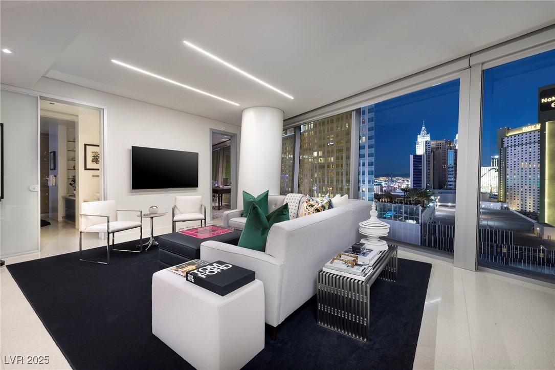 3726 South Las Vegas Boulevard 1107