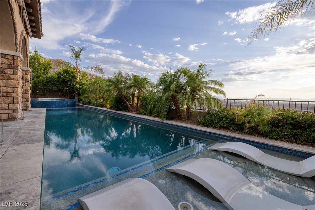 29 Costa Tropical Drive
