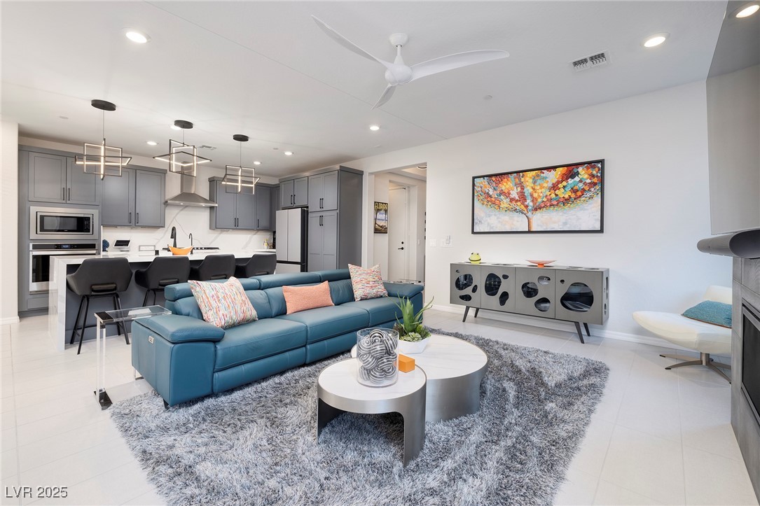 11 Acacia Creek Court
