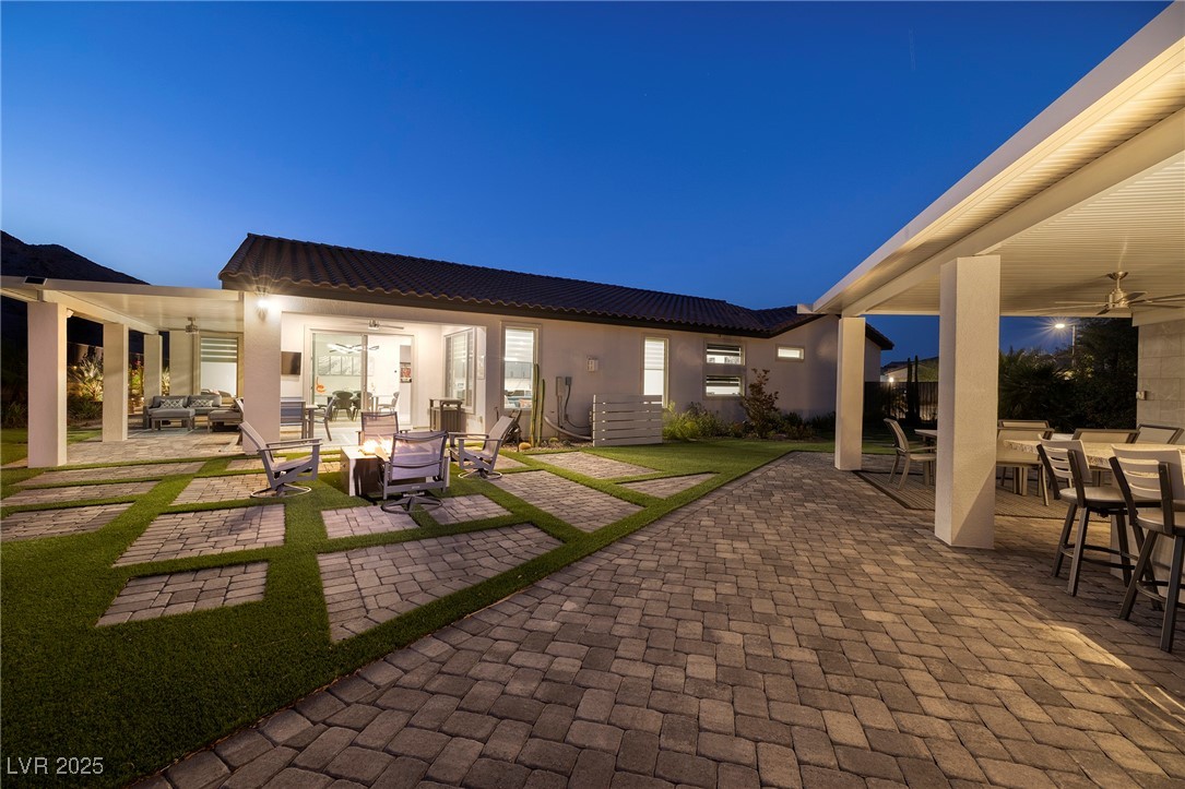11 Acacia Creek Court