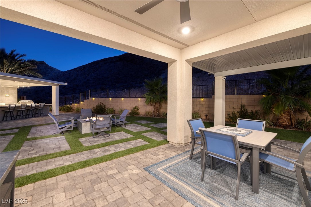 11 Acacia Creek Court