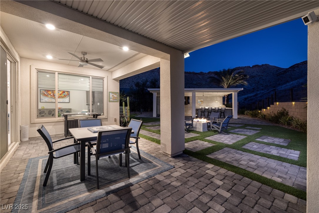11 Acacia Creek Court