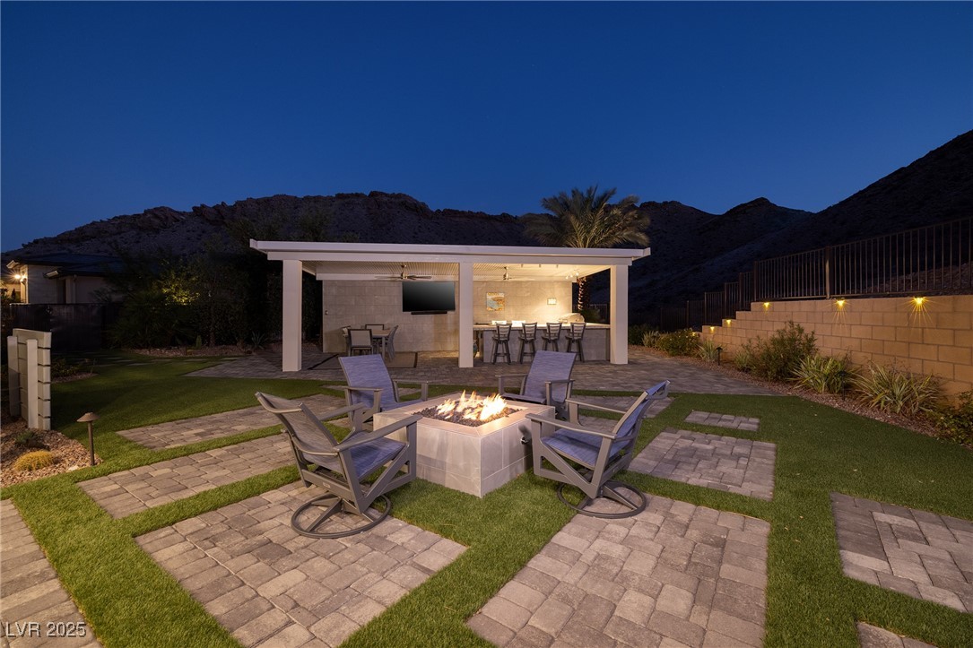 11 Acacia Creek Court