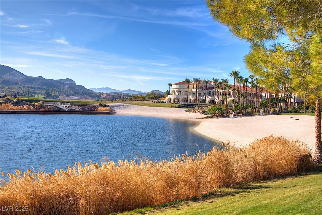 6 Sunrise Beach Circle