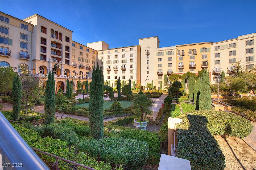 21 Grand Corniche Drive