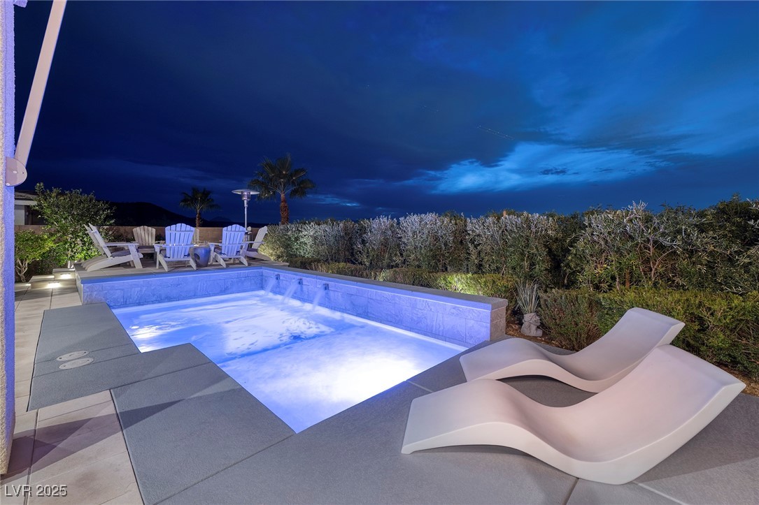 7 Hilltop Crest Street