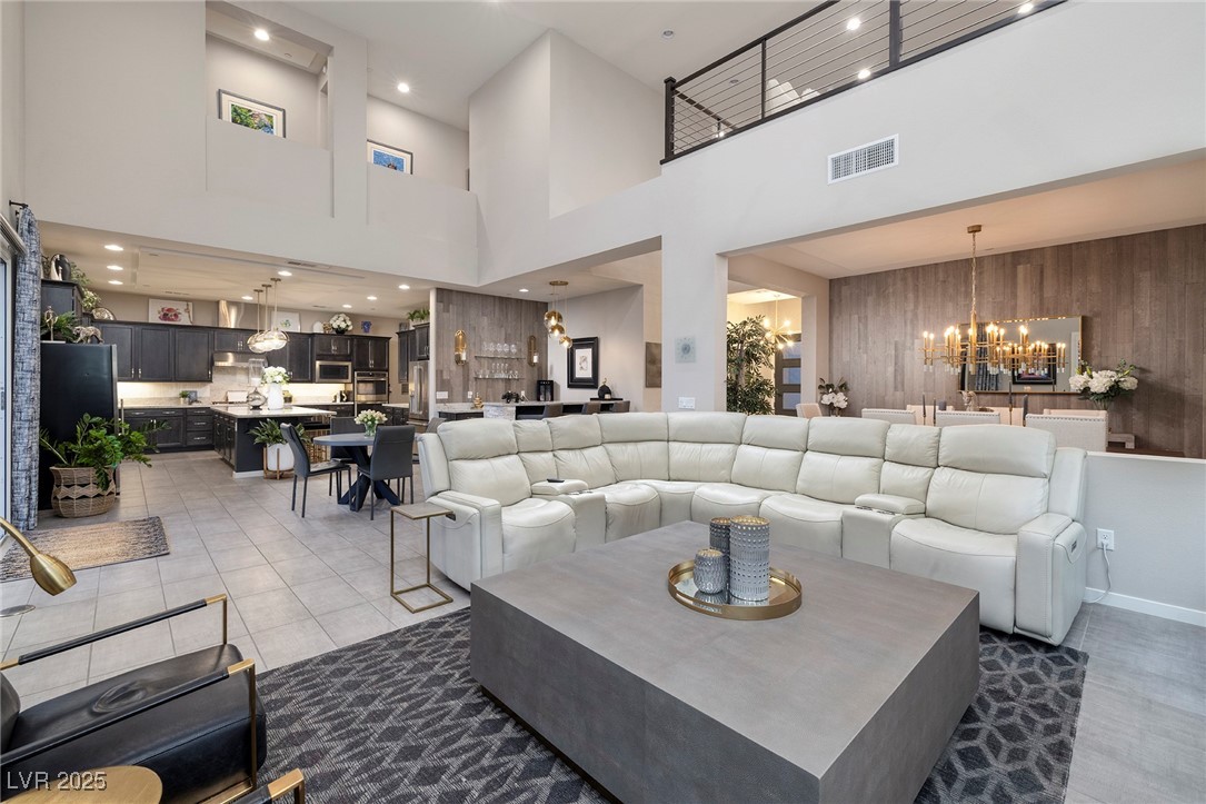 7 Hilltop Crest Street