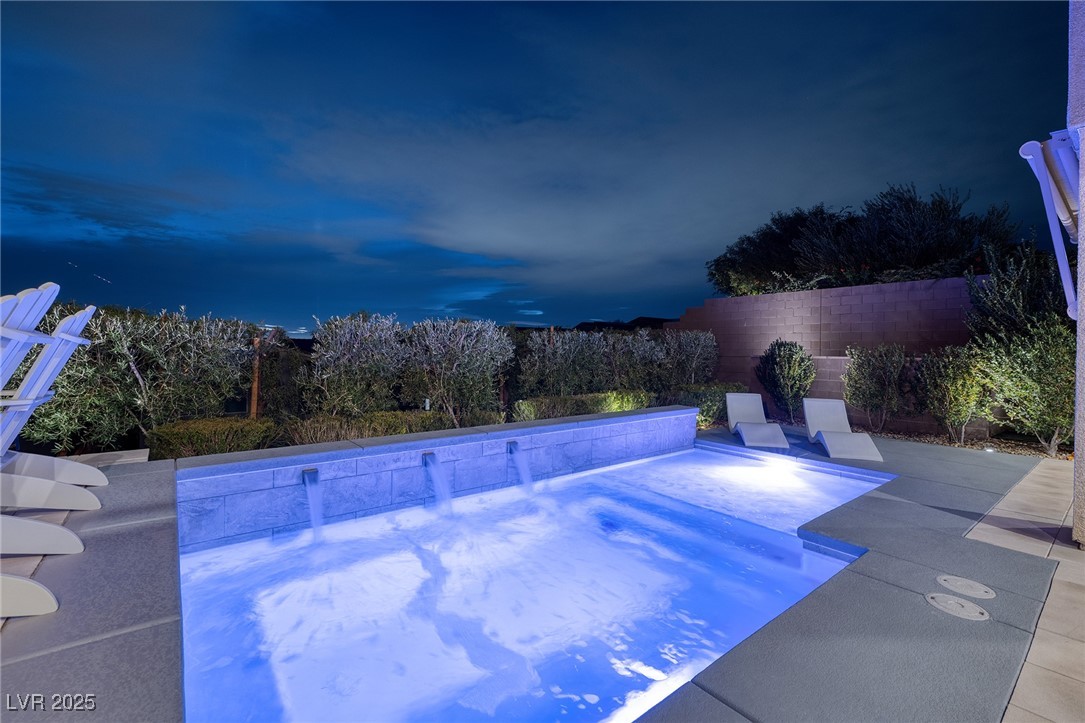 7 Hilltop Crest Street